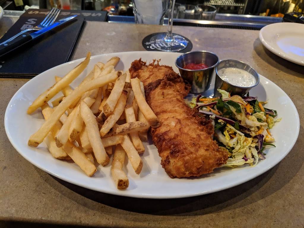 Houlihans | restaurant | 2200 Centreville Rd, Herndon, VA 20170, USA | 7036740454 OR +1 703-674-0454