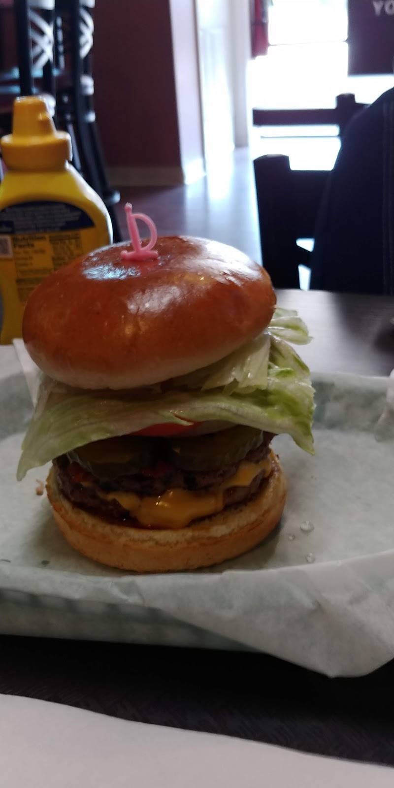 Kickin Burgers and Wings | restaurant | 9196 W Golf Rd, Niles, IL 60714, USA | 8476991899 OR +1 847-699-1899