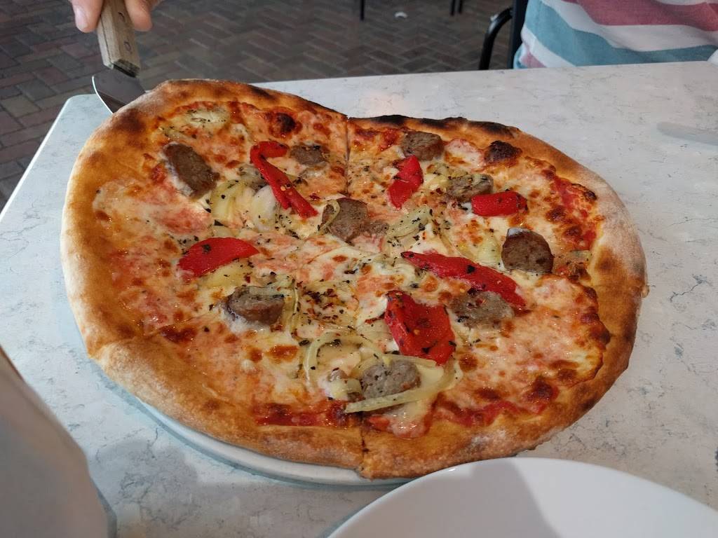 Dolce Vita Sunny Isles | restaurant | 18288 Collins Ave, Sunny Isles Beach, FL 33160, USA | 3059339990 OR +1 305-933-9990