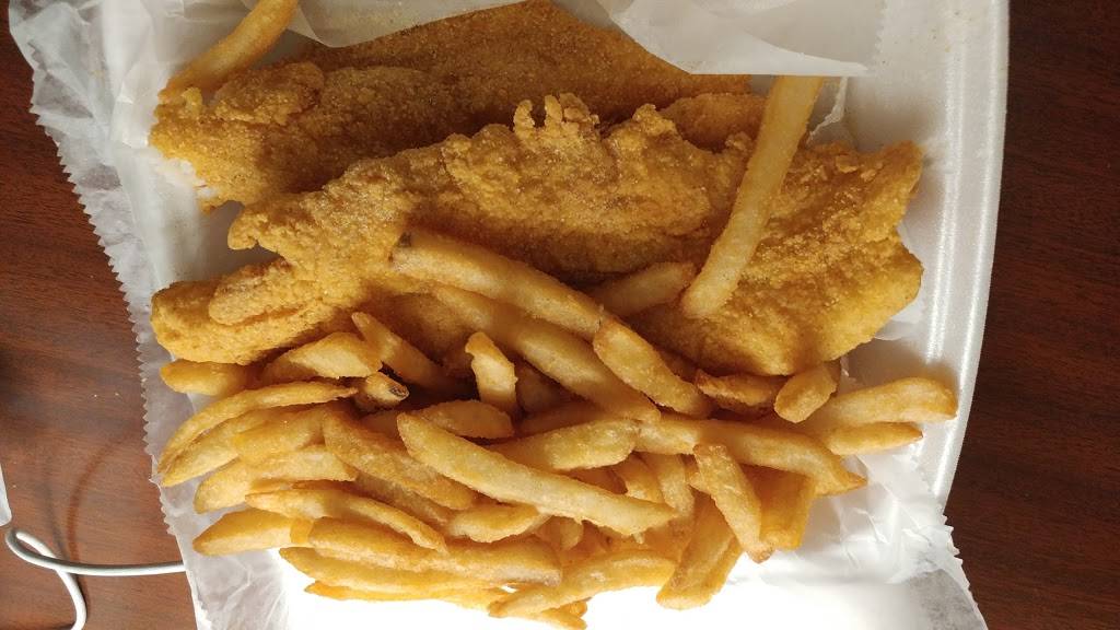 Sharks Fish & Chicken | restaurant | 340 E 167th St, Harvey, IL 60426, USA | 7085665323 OR +1 708-566-5323