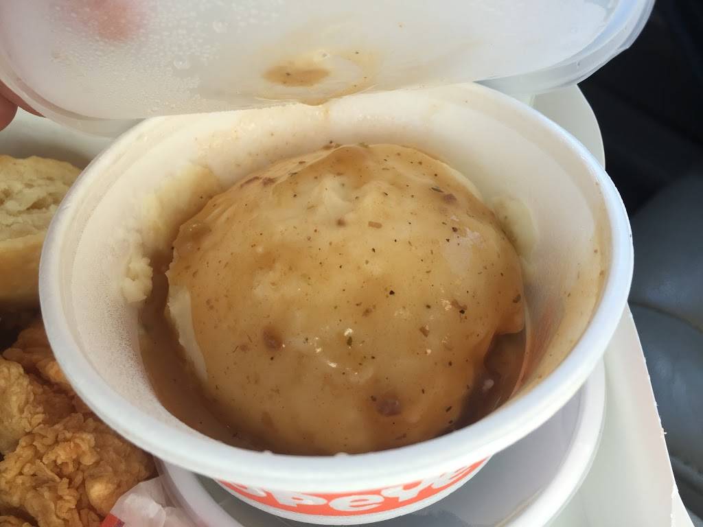 Popeyes Louisiana Kitchen | restaurant | 7031 San Pedro Ave, San Antonio, TX 78216, USA | 2107981234 OR +1 210-798-1234