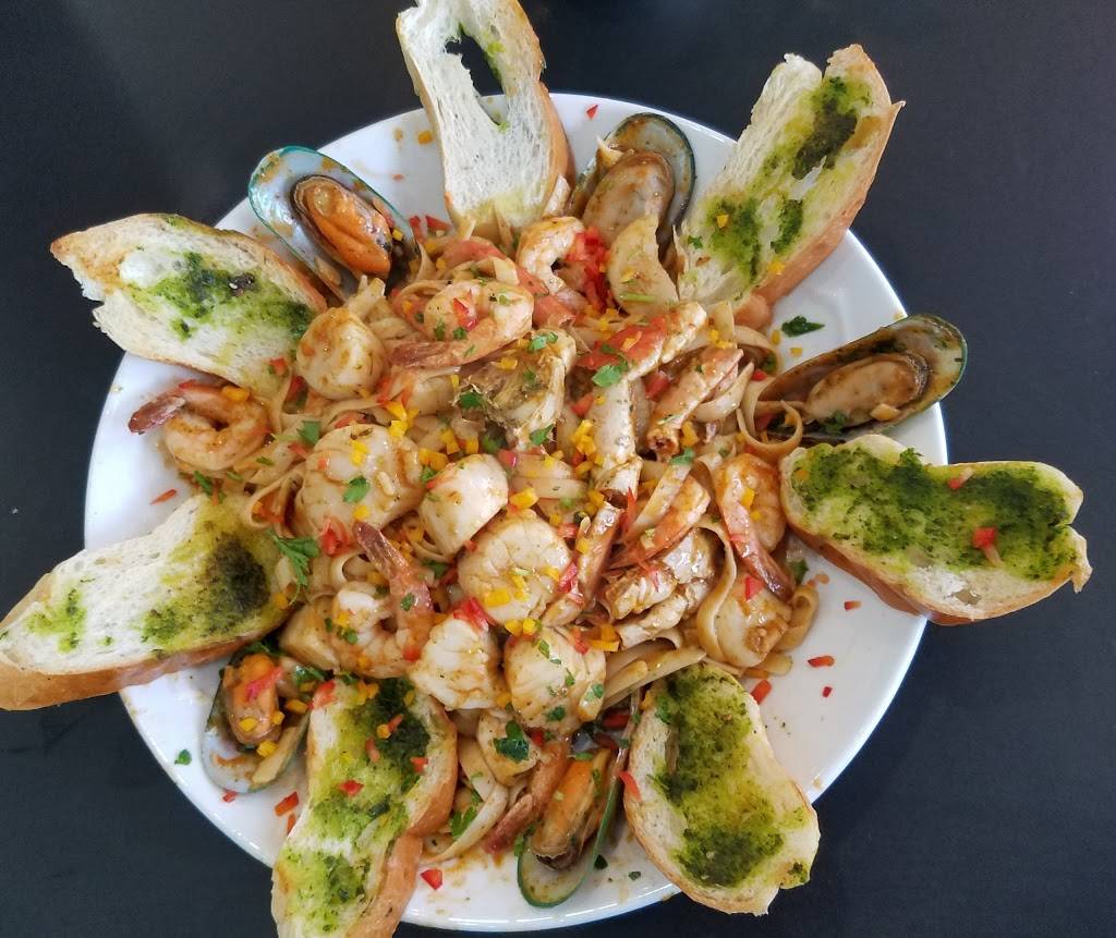 HAPPY SNAPPER SEAFOOD MARKET & Restaurant | cafe | 6327 S Orange Ave #104, Orlando, FL 32809, USA | 4077570976 OR +1 407-757-0976