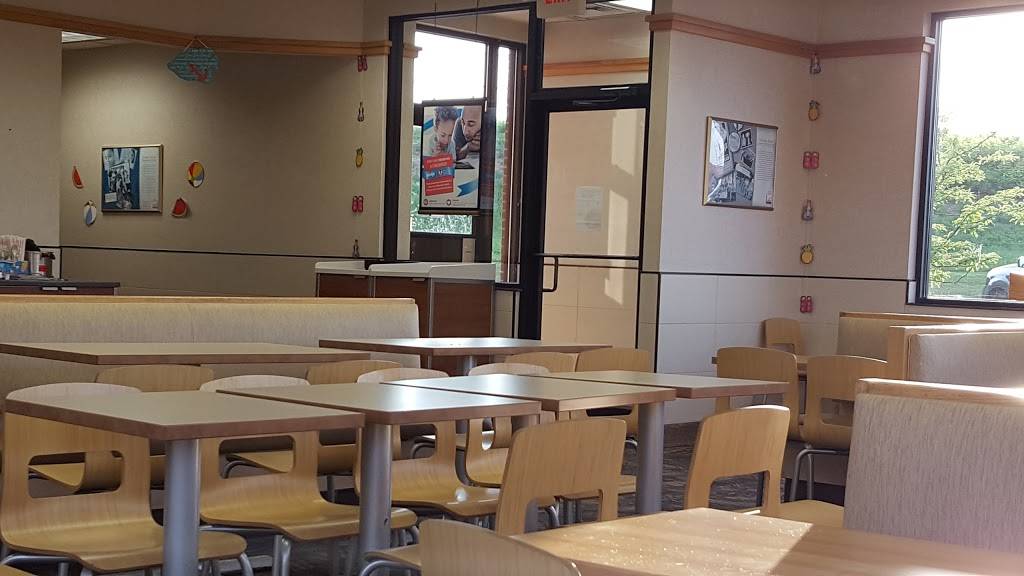 Wendys | restaurant | 11 Banbury Court, Fishersville, VA 22939, USA | 5403373930 OR +1 540-337-3930