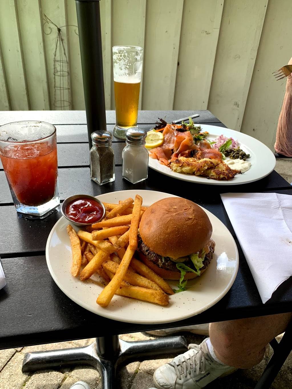 The Inn at Lake on the Mountain | restaurant | 286 County Rd 7, Prince Edward, ON K0K 2T0, Canada | 6134761321 OR +1 613-476-1321