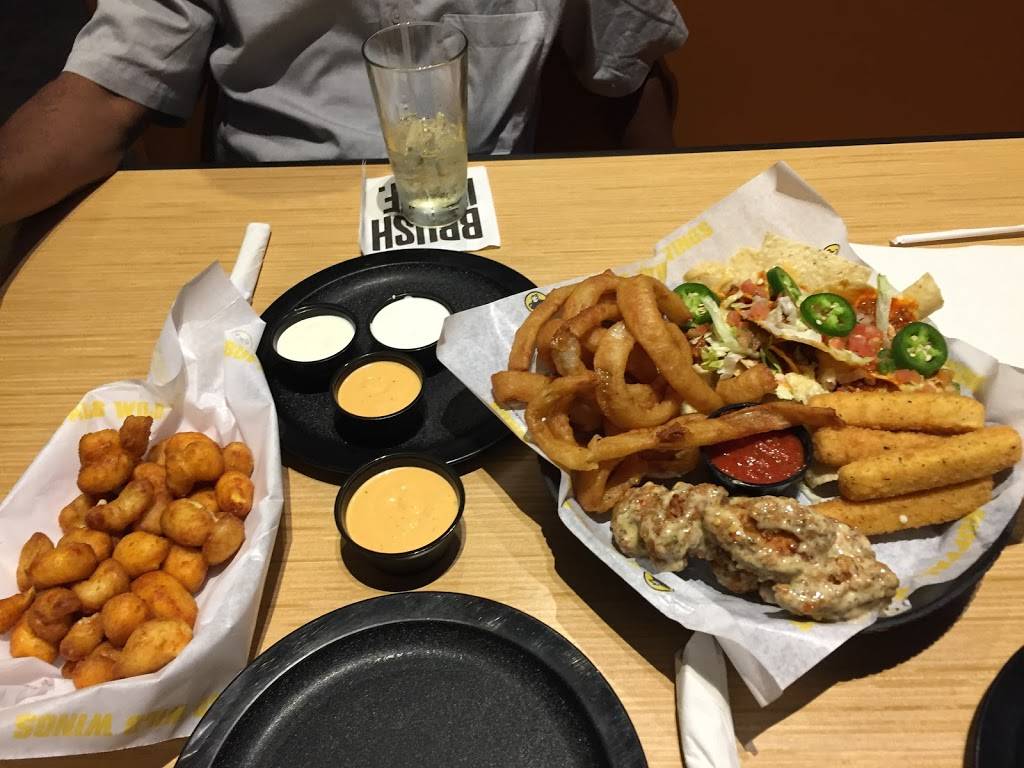 Buffalo Wild Wings | restaurant | 4058 Tampa Rd Suite #1, Oldsmar, FL 34677, USA | 8138149900 OR +1 813-814-9900