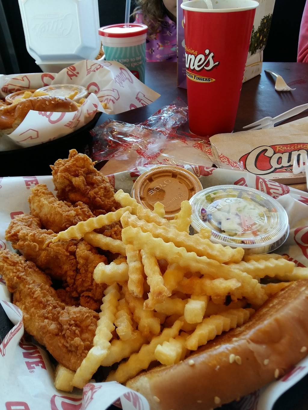 Raising Canes Chicken Fingers | meal takeaway | 928 TX-80, San Marcos, TX 78666, USA | 5128050014 OR +1 512-805-0014