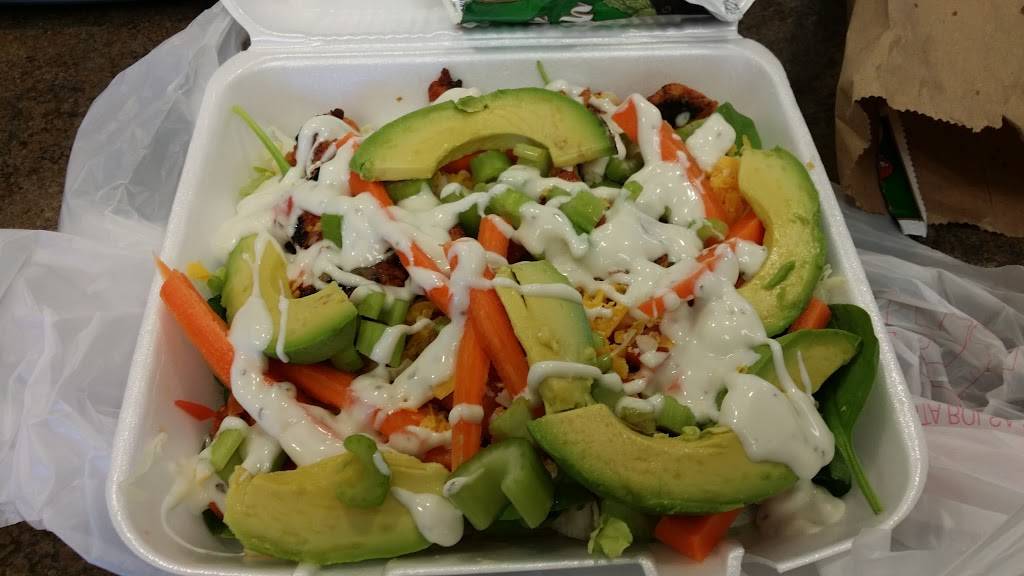 Marinas Mexican Restaurant & Bar - New Braunfels | restaurant | 598 Landa St, New Braunfels, TX 78130, USA | 8306250122 OR +1 830-625-0122