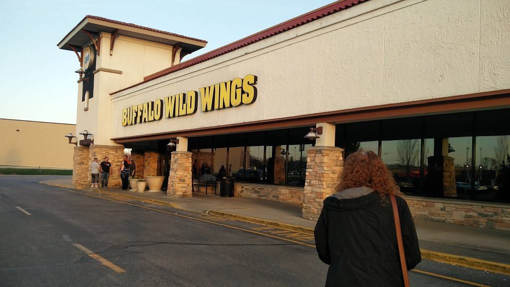 Buffalo Wild Wings | restaurant | 8440 Castleton Corner Dr, Indianapolis, IN 46250, USA | 3175772999 OR +1 317-577-2999