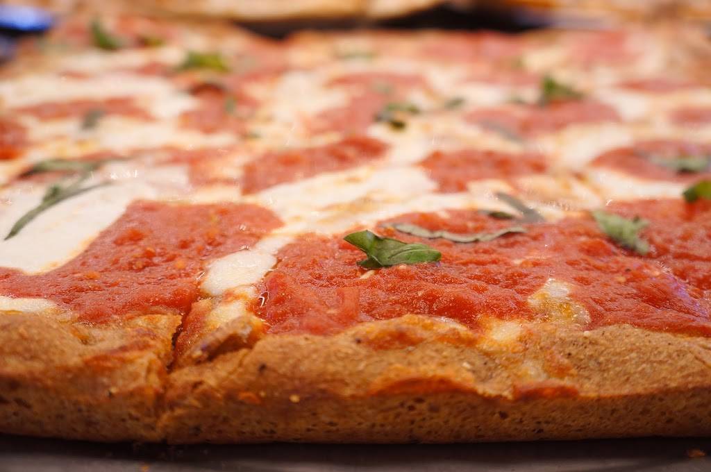 Bellagio Pizzeria Restaurant & Catering | restaurant | 211 Airport Plaza Blvd, Farmingdale, NY 11735, USA | 6317778282 OR +1 631-777-8282