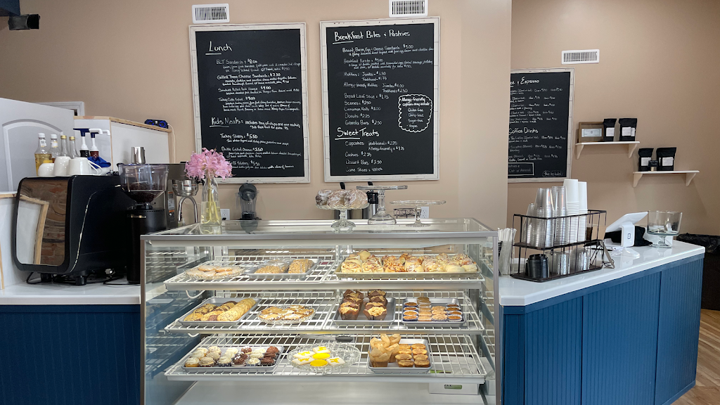 Munchkinz Bakery | restaurant | 112 W 1st St, Ellsworth, KS 67439, USA | 7854729406 OR +1 785-472-9406