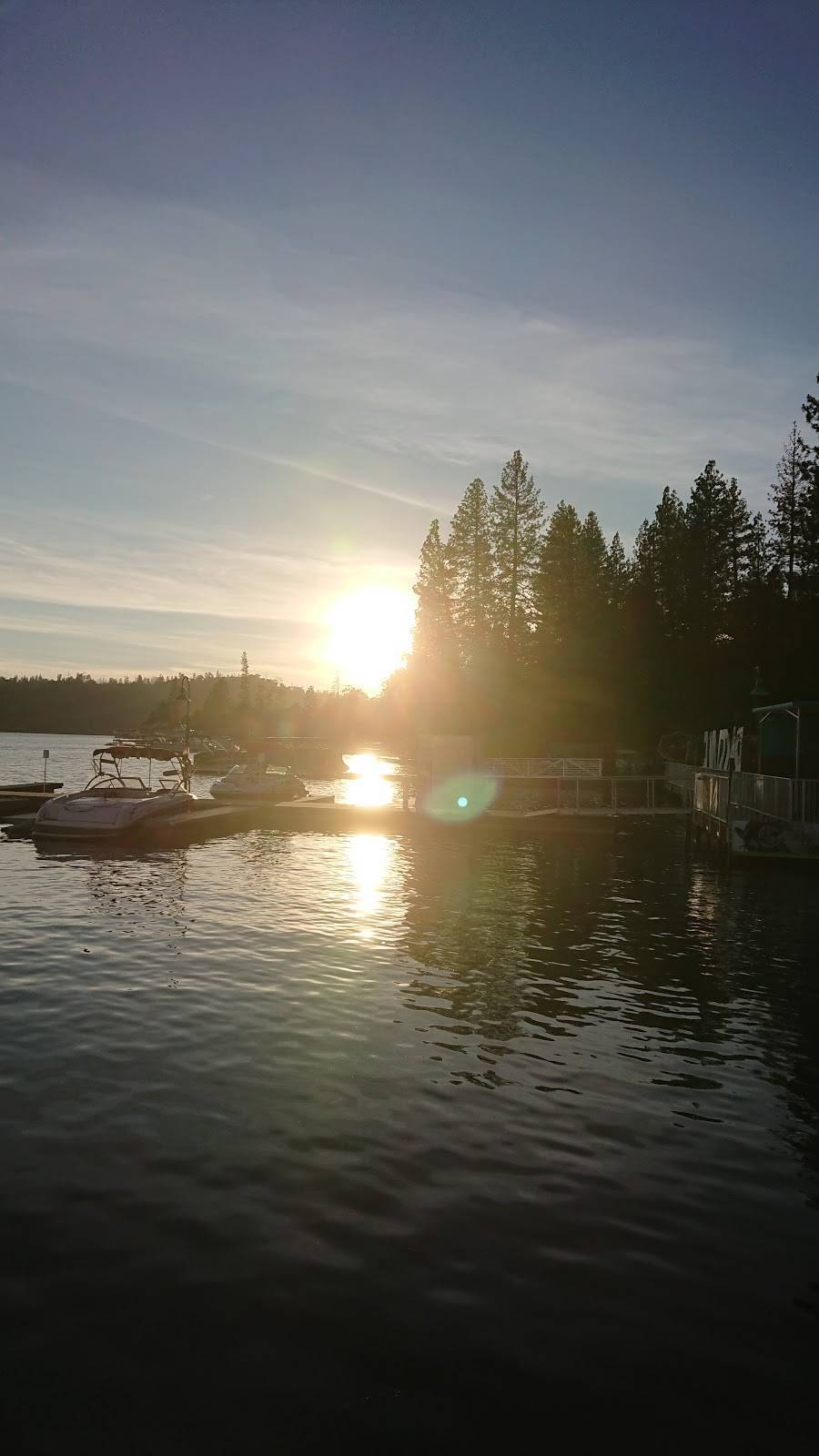 Pines Village Bakery-Pizzeria | restaurant | 54362 Rd 432, Bass Lake, CA 93604, USA | 5596415550 OR +1 559-641-5550