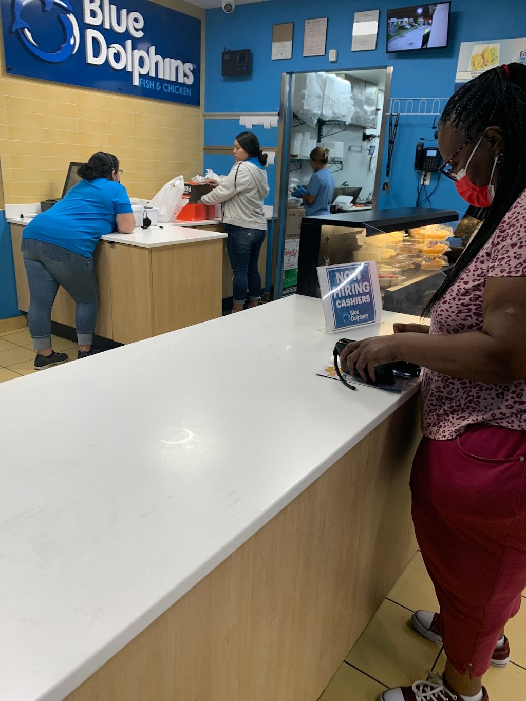 Blue Dolphins Fish & Chicken | restaurant | 4920 Baseline Rd, Little Rock, AR 72209, USA | 5015708383 OR +1 501-570-8383