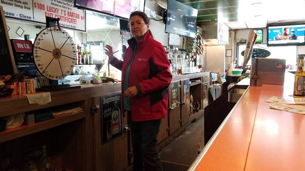 Lucky 7S Bar & Grill | restaurant | 1313 S Broadway, Green Bay, WI 54304, USA | 9204307777 OR +1 920-430-7777