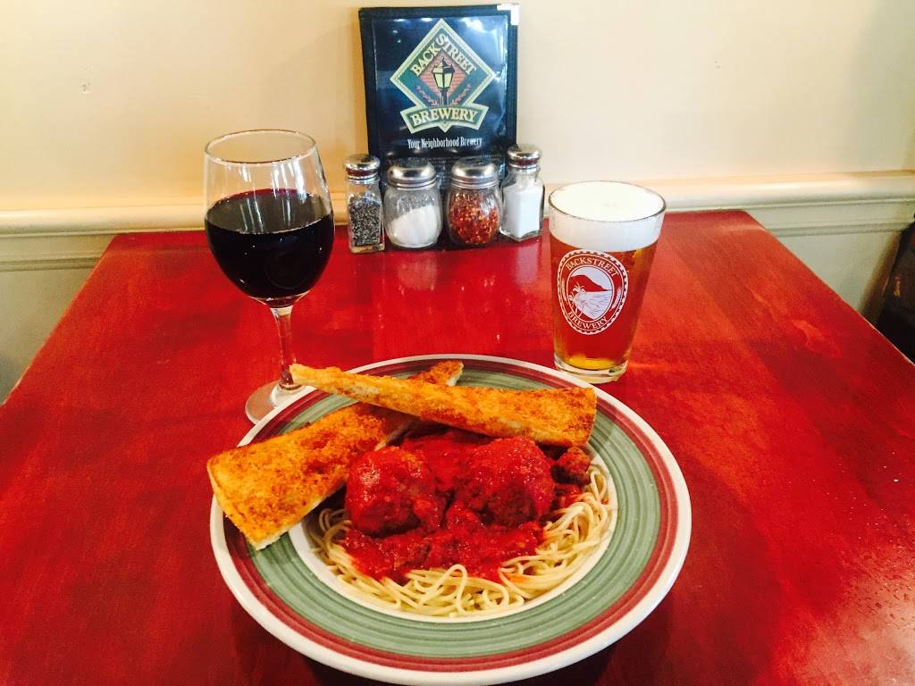 Backstreet Brewery | restaurant | 15 Main St #100, Vista, CA 92083, USA | 7604077600 OR +1 760-407-7600