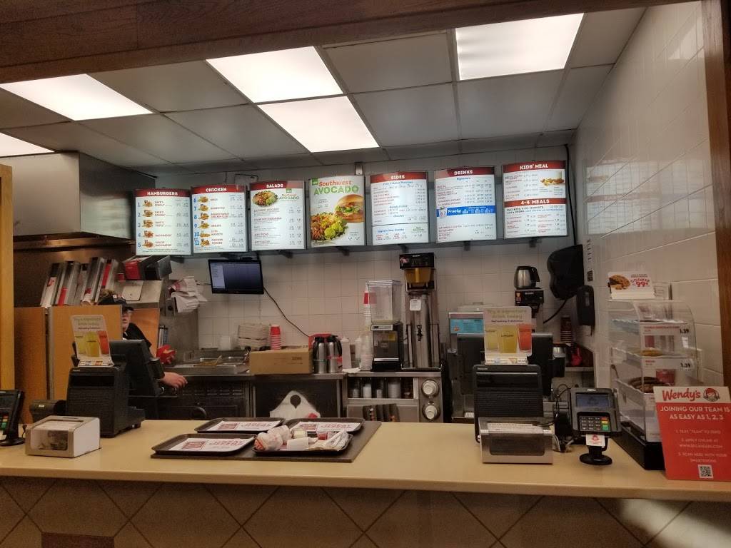 Wendys | restaurant | 2112 E Moreland Blvd, Waukesha, WI 53186, USA | 2625491180 OR +1 262-549-1180