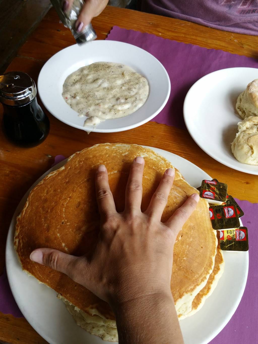 Clifton Mill | restaurant | 75 Water St, Clifton, OH 45316, USA | 9377675501 OR +1 937-767-5501