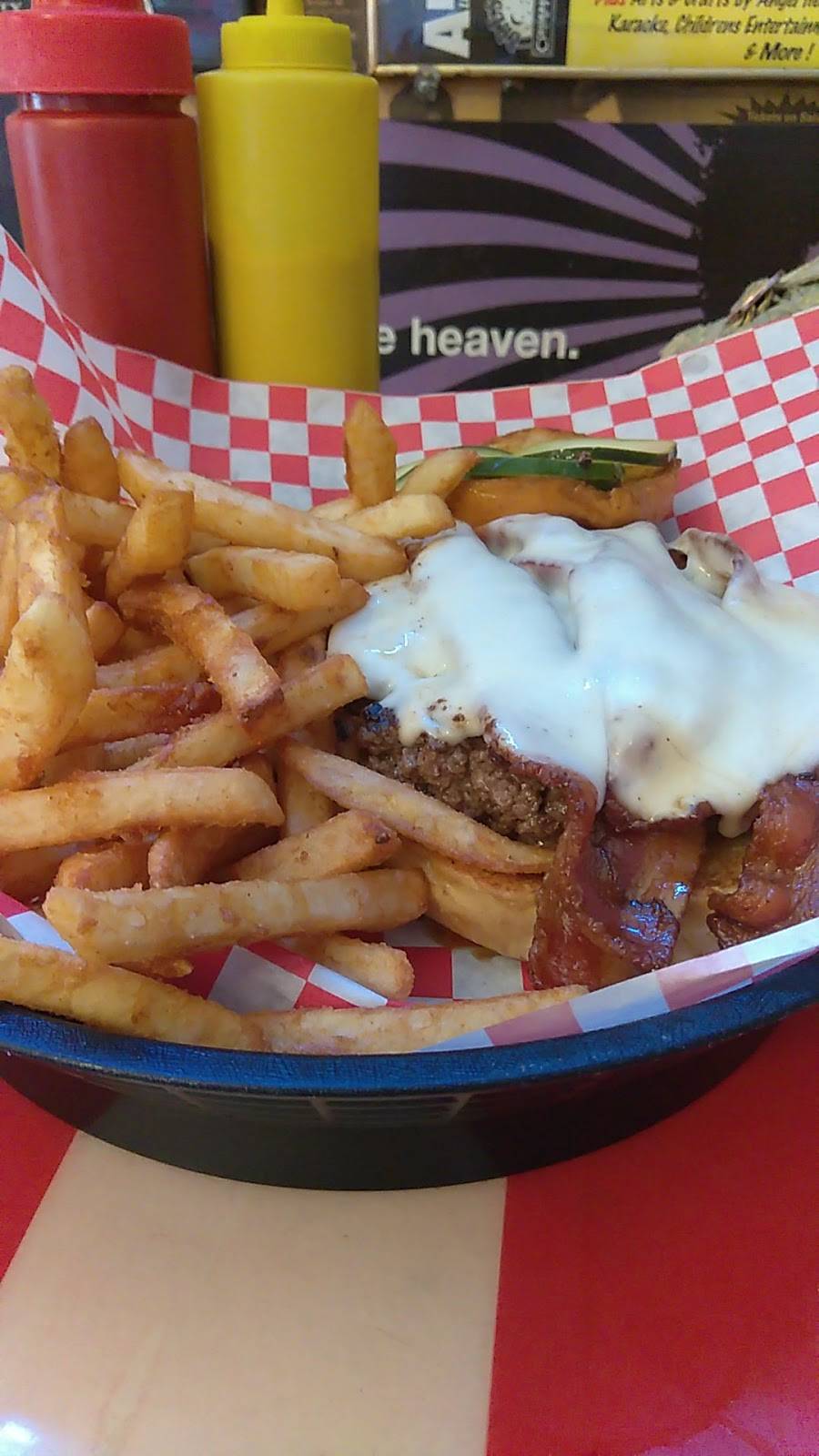 River Rock Cafe | restaurant | 614 E Midland St #4729, Bay City, MI 48706, USA | 9898945500 OR +1 989-894-5500