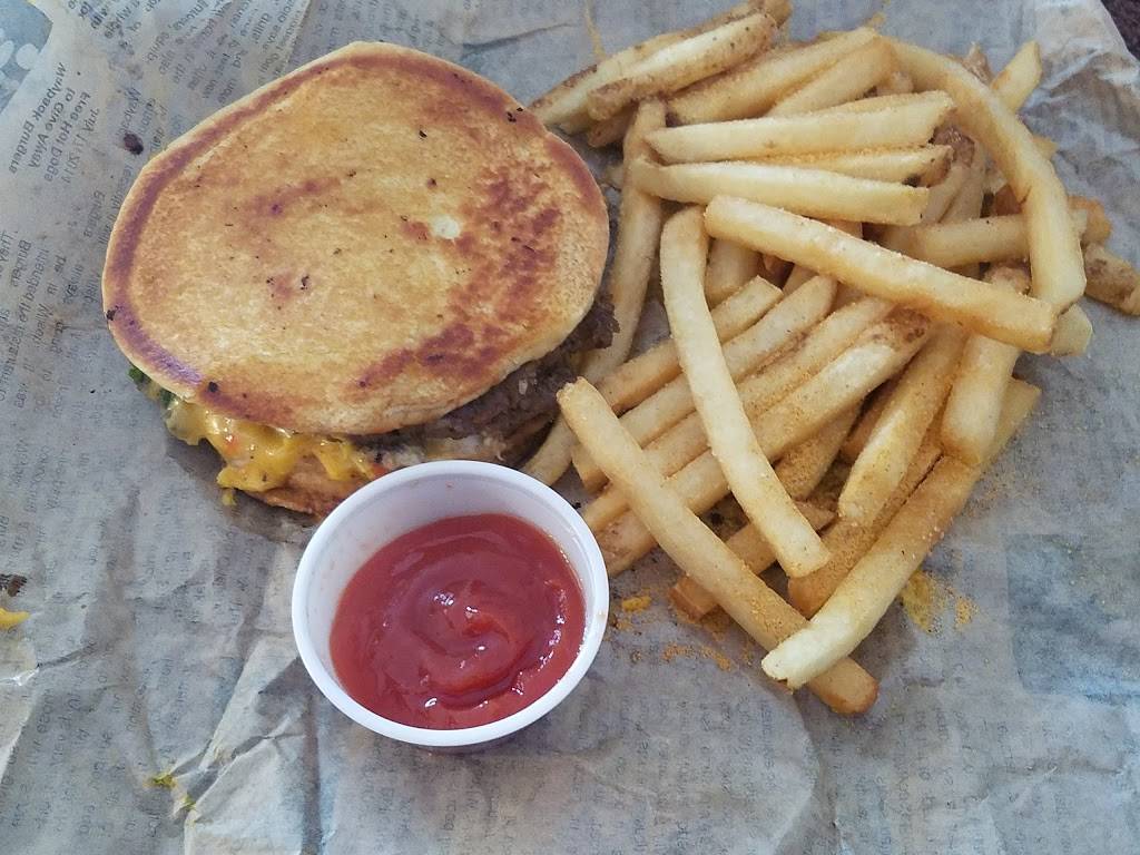 Wayback Burgers | restaurant | 1700 Raleigh Rd Pkwy W #140, Wilson, NC 27896, USA | 2522812080 OR +1 252-281-2080