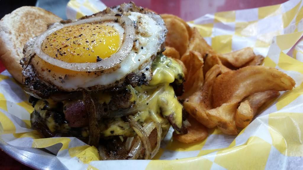 California Burgerz | restaurant | 12045 Conant St, Hamtramck, MI 48212, USA | 3137038000 OR +1 313-703-8000