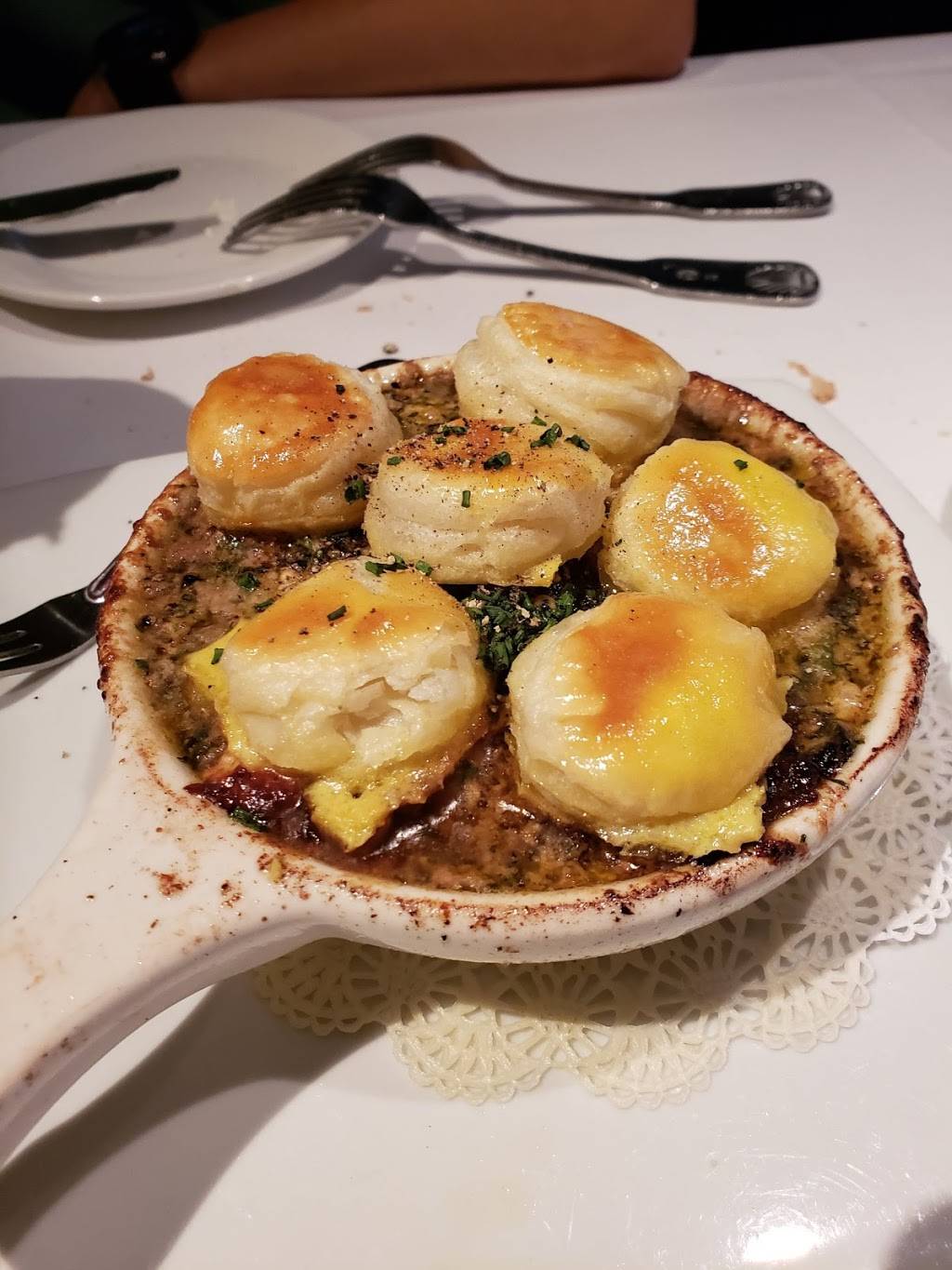 Perrys Steakhouse & Grille | restaurant | 9827 Katy Fwy, Houston, TX 77024, USA | 8323589000 OR +1 832-358-9000