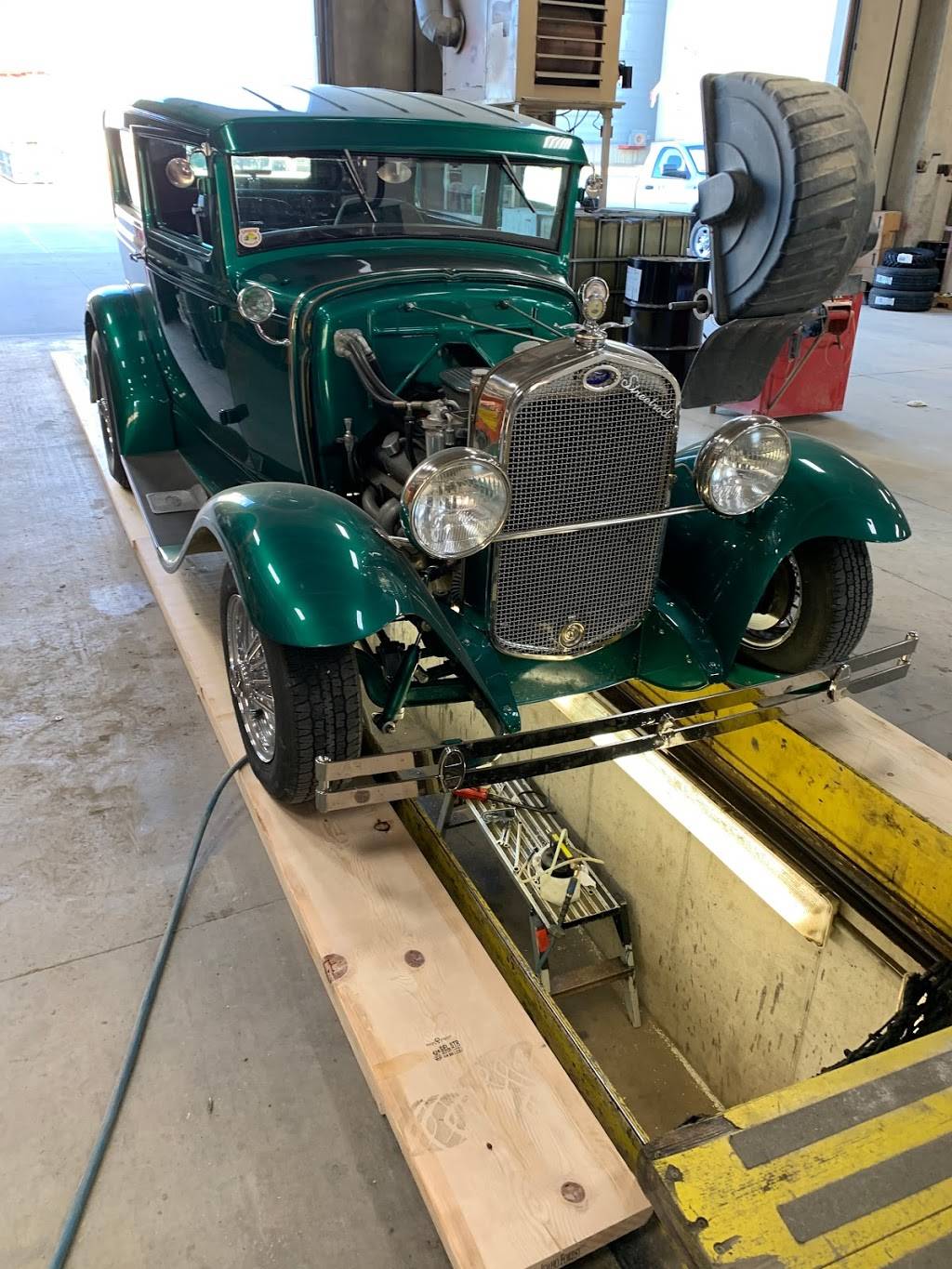 Hull Coop | restaurant | 1207 Black Forest Rd, Hull, IA 51239, USA | 7124391140 OR +1 712-439-1140