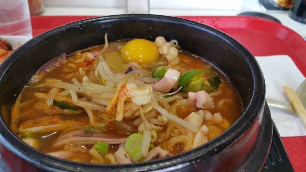 Sopita Ramen | restaurant | 3087 Pico Blvd #9, Los Angeles, CA 90006, USA | 3233569224 OR +1 323-356-9224