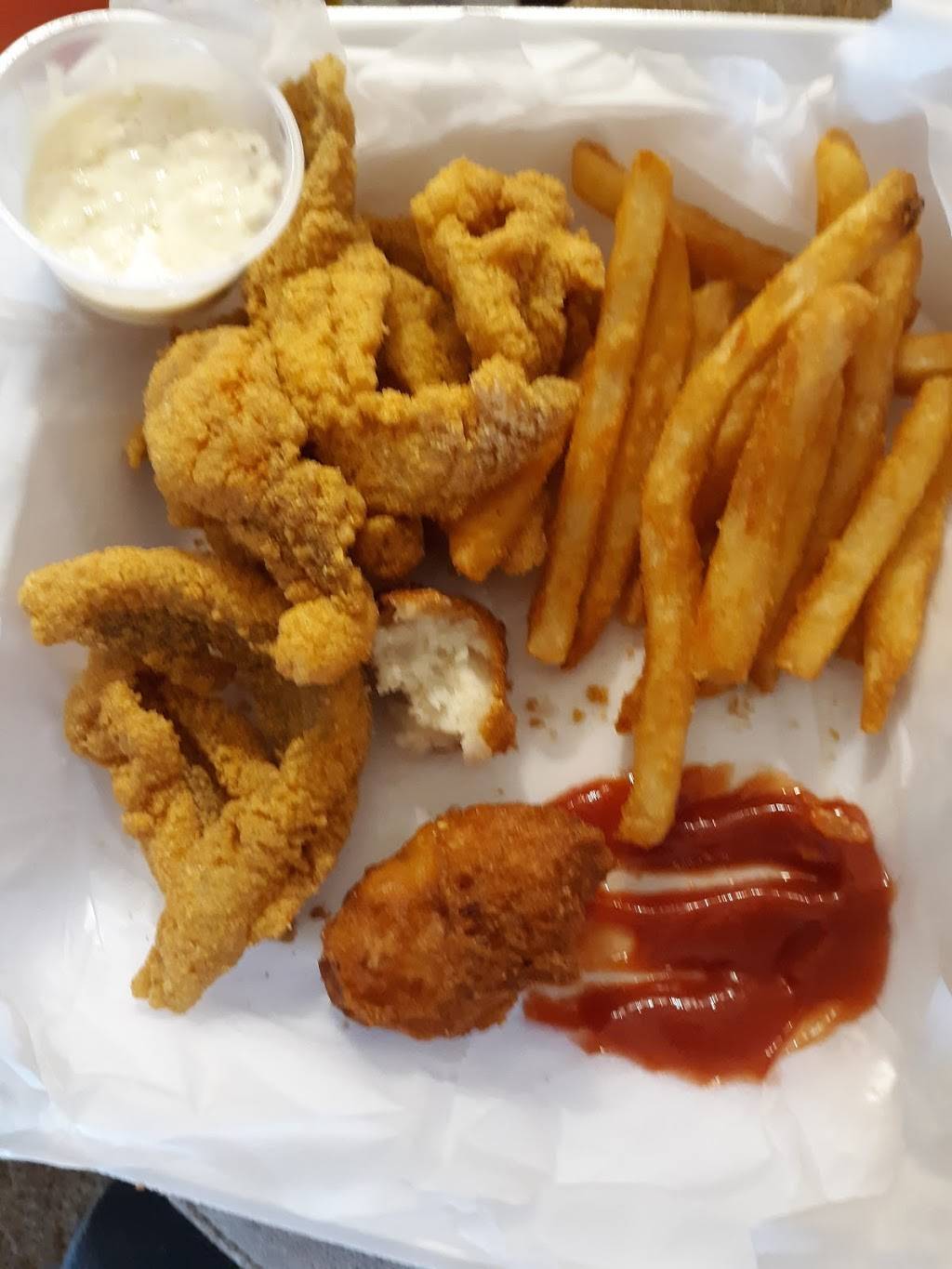 Rochelles BBQ | restaurant | 15521 TN-13, Hurricane Mills, TN 37078, USA | 9312964499 OR +1 931-296-4499