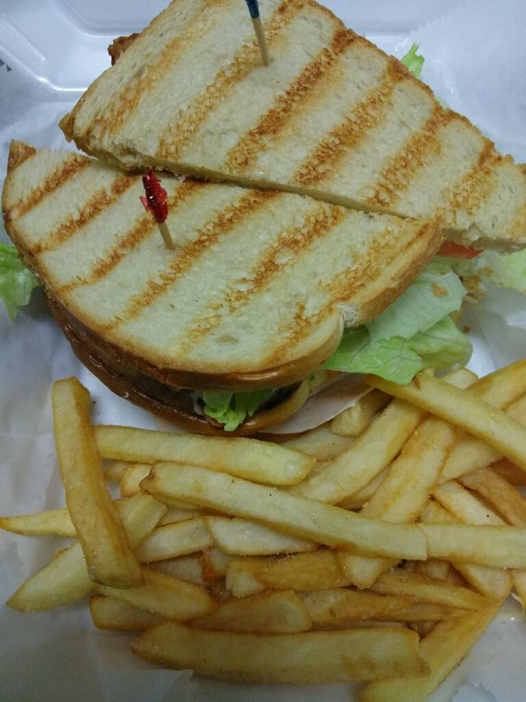 Husker Deli & Grill | restaurant | 4201 S 24th St, Omaha, NE 68107, USA | 4025025200 OR +1 402-502-5200