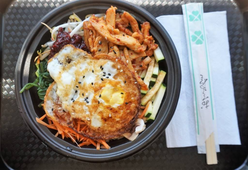 Nom Nom Kitchen | restaurant | 2160 Montreal Rd #4, Gloucester, ON K1J 1G4, Canada | 6132871111 OR +1 613-287-1111