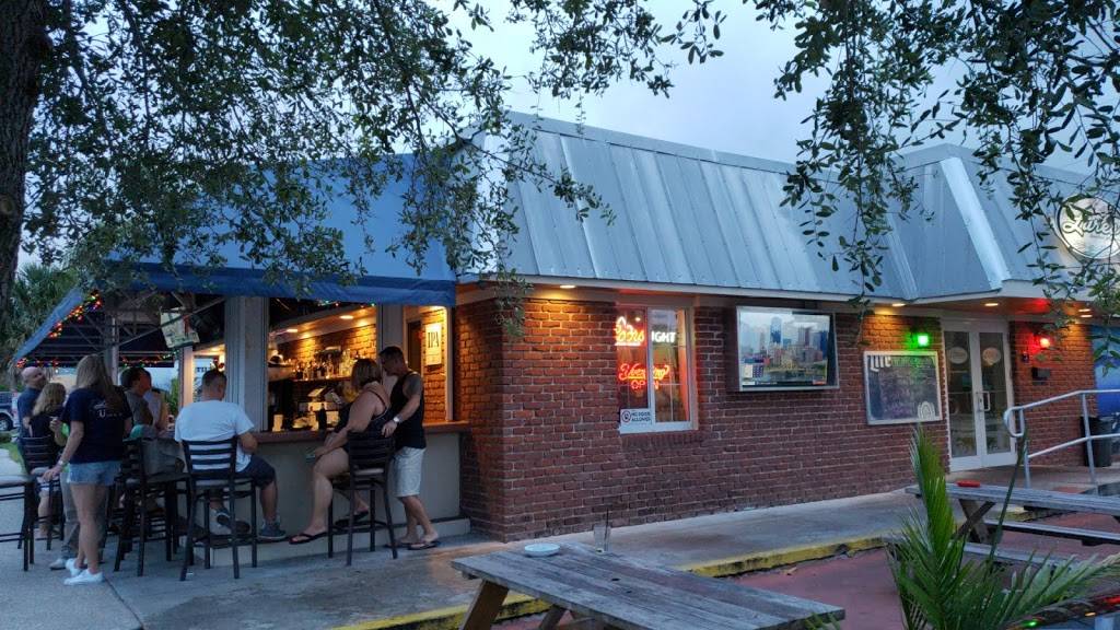 Lures Bar & Grill | restaurant | 3330 NE Indian River Dr, Jensen Beach, FL 34957, USA | 7722085974 OR +1 772-208-5974