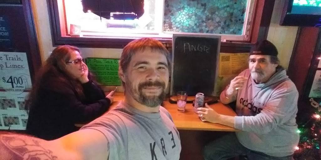 Tired Feat Tavern | restaurant | 8431 SE 82nd Ave, Portland, OR 97266, USA | 5037742400 OR +1 503-774-2400