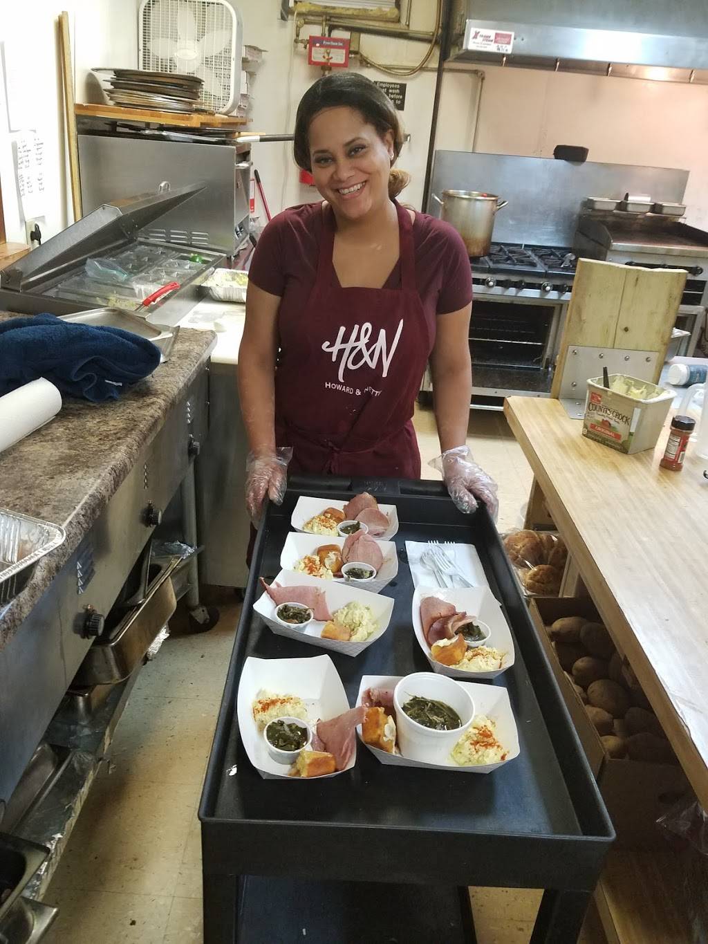 H & N | restaurant | 336 N High St, Chillicothe, OH 45601, USA | 7407038285 OR +1 740-703-8285