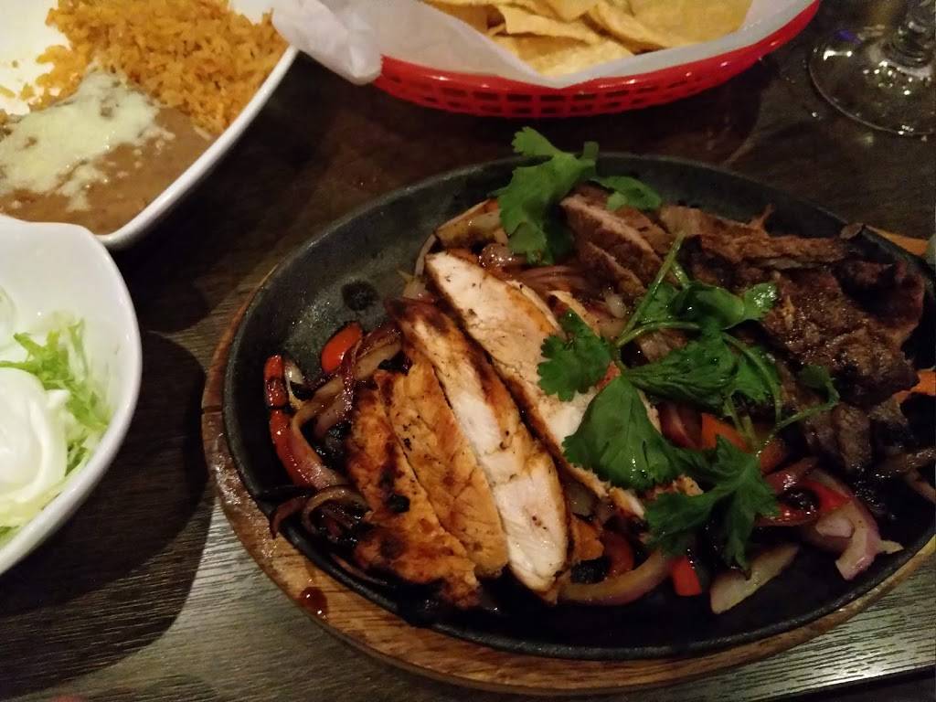 El Maestro | restaurant | 1057 Blossom Hill Rd, San Jose, CA 95123, USA | 4082663211 OR +1 408-266-3211