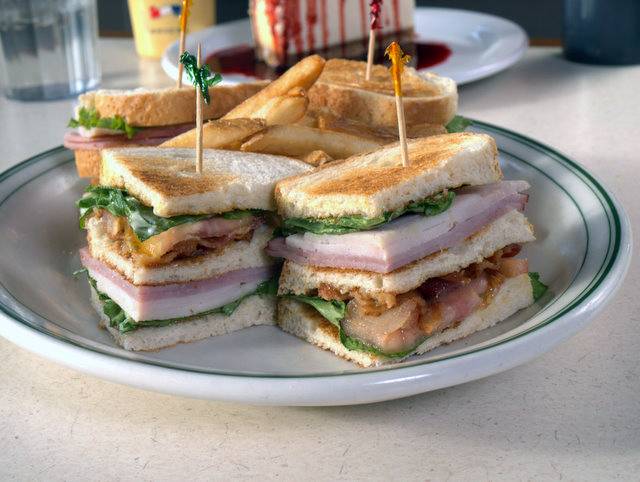 Jubitz | restaurant | 33 NE Middlefield Rd, Portland, OR 97211, USA | 5032831111 OR +1 503-283-1111