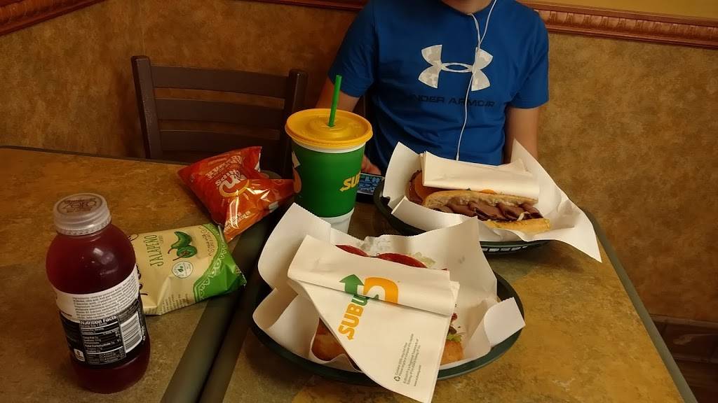 Subway | restaurant | 176 Main St, Southbridge, MA 01550, USA | 5087646396 OR +1 508-764-6396