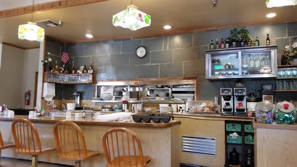 Louies Fine Foods | restaurant | 2496 W 3rd St, Santa Rosa, CA 95401, USA | 7075287911 OR +1 707-528-7911