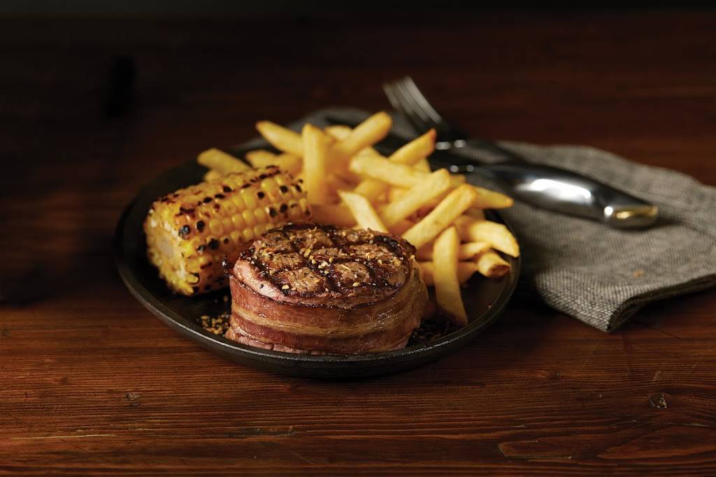 Chucks Roadhouse Bar & Grill | restaurant | 877 Talbot St Unit #1, St Thomas, ON N5P 1E5, Canada | 5196334955 OR +1 519-633-4955