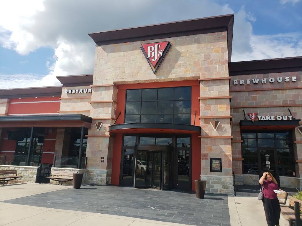 BJs Restaurant & Brewhouse | restaurant | 15022 Max Leggett Pkwy, Jacksonville, FL 32218, USA | 9047514935 OR +1 904-751-4935