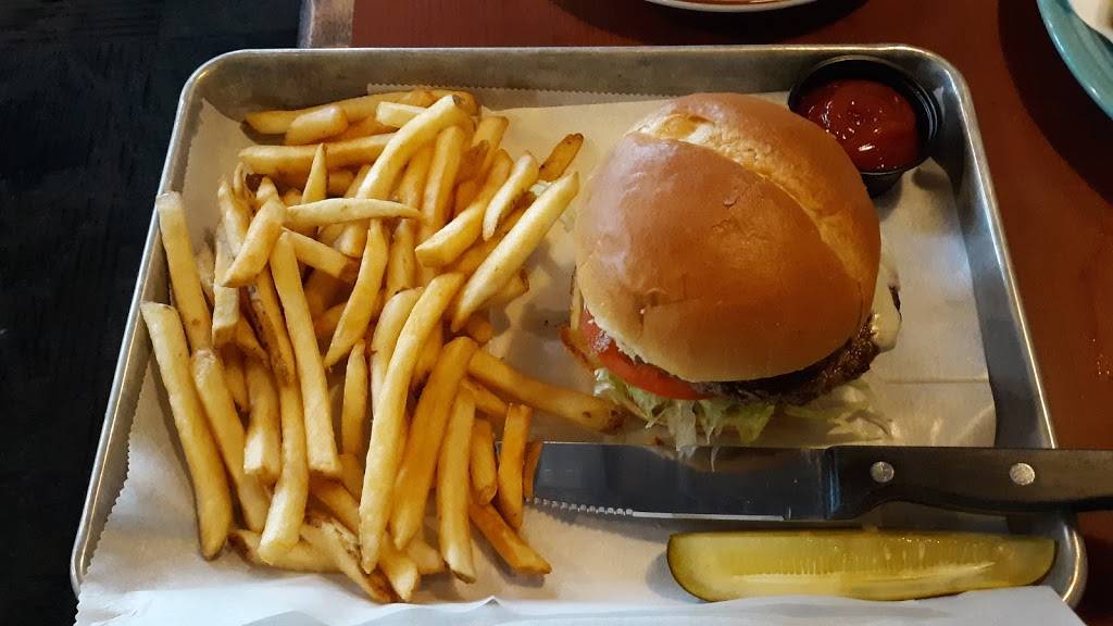 Beach Club Bistro | restaurant | 21939 Lakeshore Blvd, Cleveland, OH 44123, USA | 2167317499 OR +1 216-731-7499