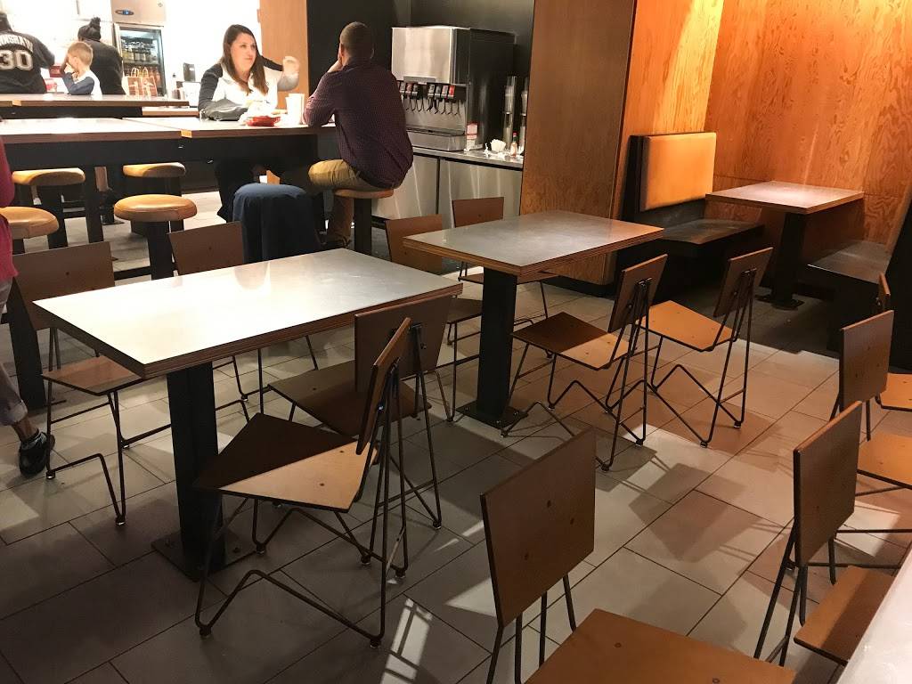 Chipotle Mexican Grill | restaurant | 5711 Xerxes Ave N Ste K, Brooklyn Center, MN 55430, USA | 7635601369 OR +1 763-560-1369