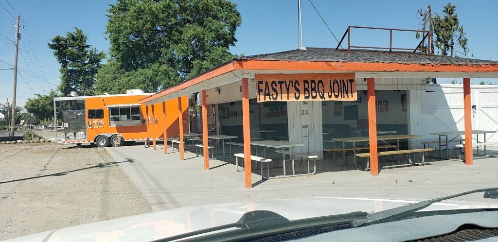 Fastys BBQ Joint | restaurant | 1936 E F St, Oakdale, CA 95361, USA | 2094930375 OR +1 209-493-0375