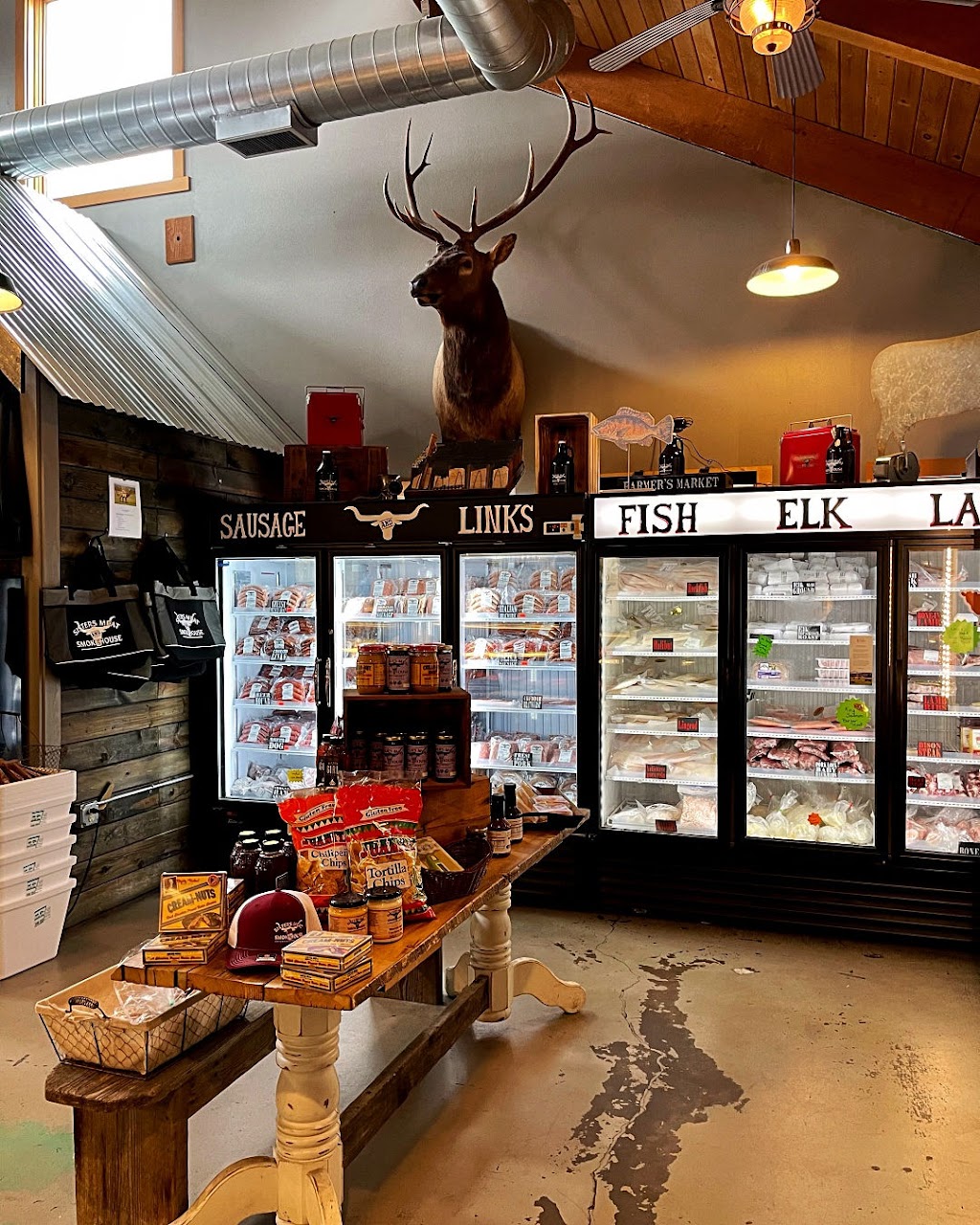 Sisters Meat and Smokehouse | restaurant | 110 S Spruce St, Sisters, OR 97759, USA | 5417191186 OR +1 541-719-1186