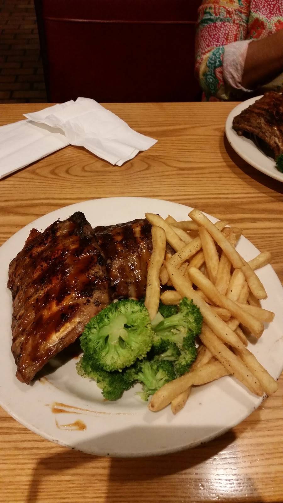 Chilis Grill & Bar | meal takeaway | 7304 Kingston Pike, Knoxville, TN 37919, USA | 8655848195 OR +1 865-584-8195