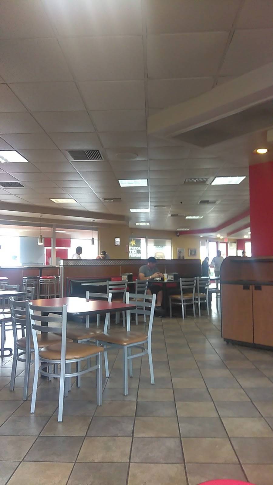 Carls Jr. | meal takeaway | 5166 Vineland Ave, North Hollywood, CA 91601, USA | 8187635240 OR +1 818-763-5240