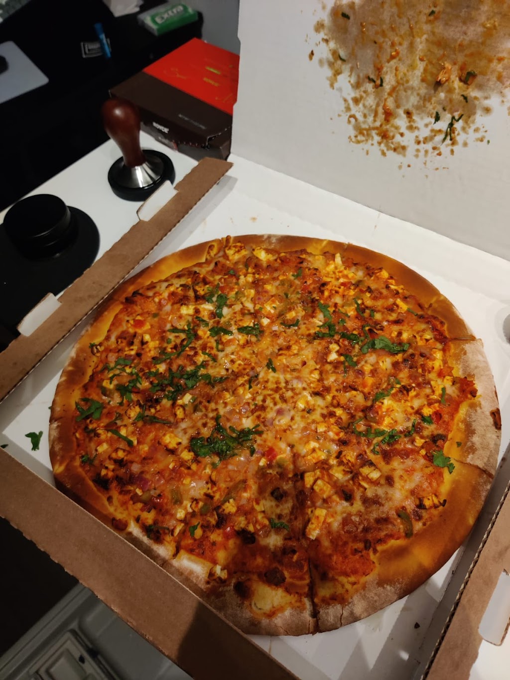 Mahal Pizza | meal delivery | 850 W Superior St, Chicago, IL 60642, USA | 8888862425 OR +1 888-886-2425