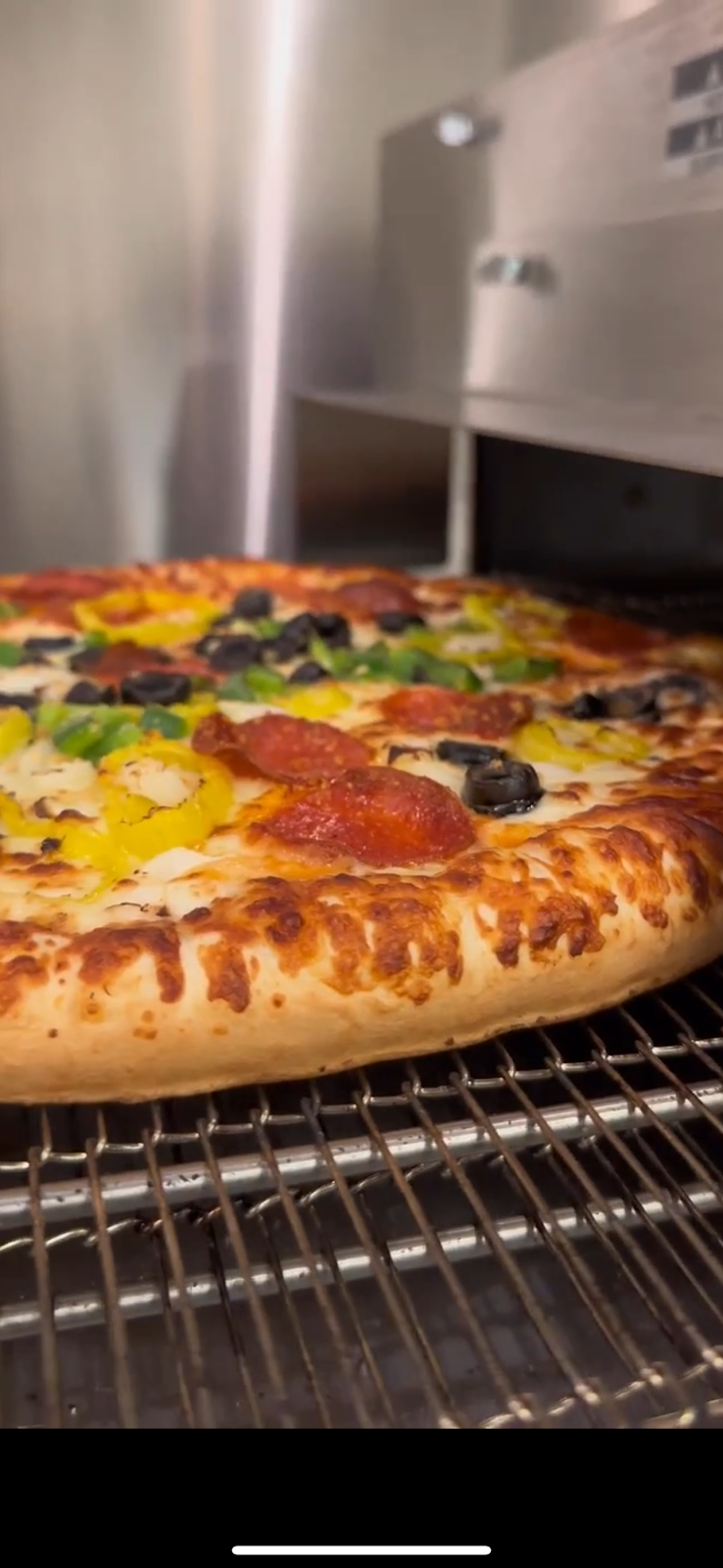 Hunt Brothers Pizza | restaurant | 301 N White St, Whitakers, NC 27891, USA | 2524372626 OR +1 252-437-2626