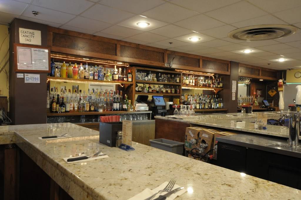 The Meeting Place Restaurant & Bar | restaurant | 1100 17th St NW b12, Washington, DC 20036, USA | 2022937755 OR +1 202-293-7755