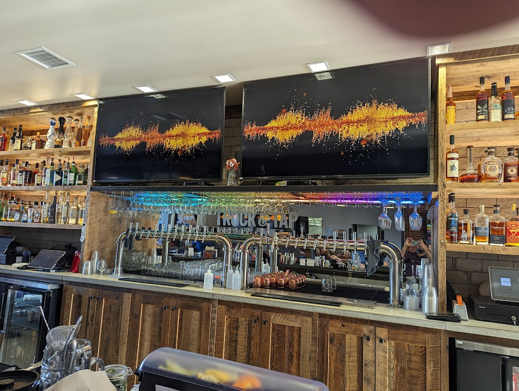 Truck & Tap Lawrenceville | restaurant | 175 S Perry St, Lawrenceville, GA 30046, USA | 6782261291 OR +1 678-226-1291