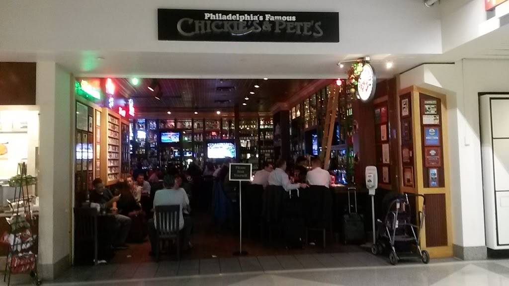 Chickies & Petes | restaurant | 8000 Essington Ave, Philadelphia, PA 19153, USA | 2154921329 OR +1 215-492-1329
