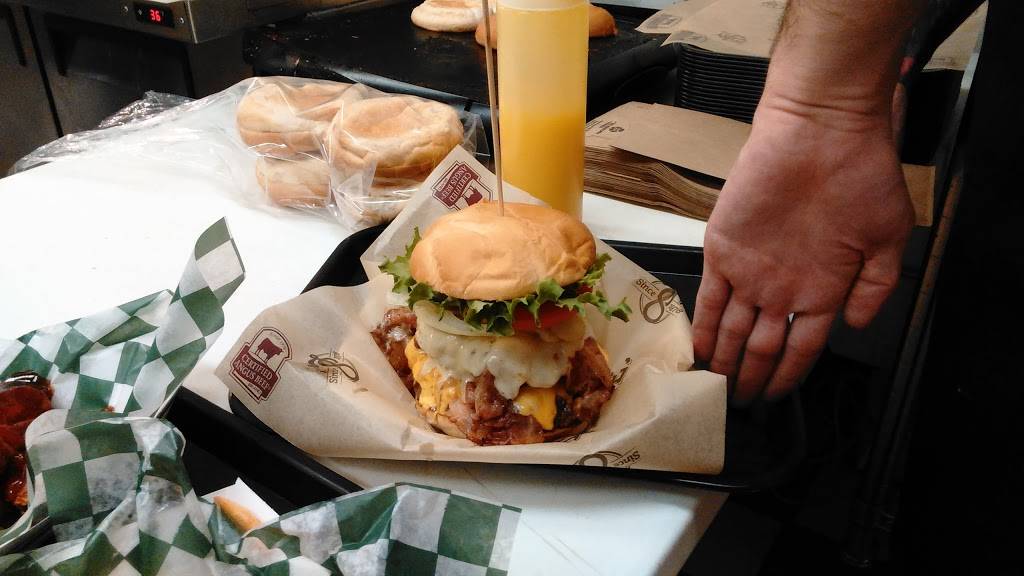 Brendas Burgers | restaurant | 124 S Main St, Scottville, MI 49454, USA | 2316130161 OR +1 231-613-0161